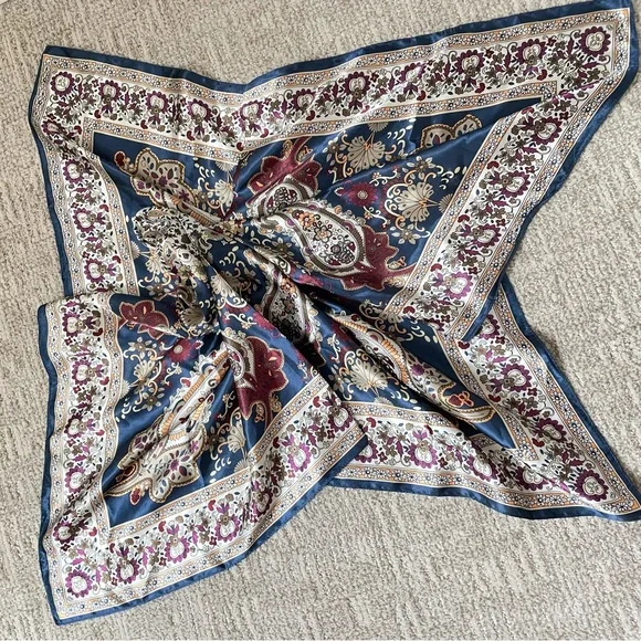 Scarf 90×90cm - Picture 4 of 4
